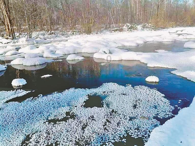 光峰科技:公司为问界M9提供巨幕投影配套解决方案